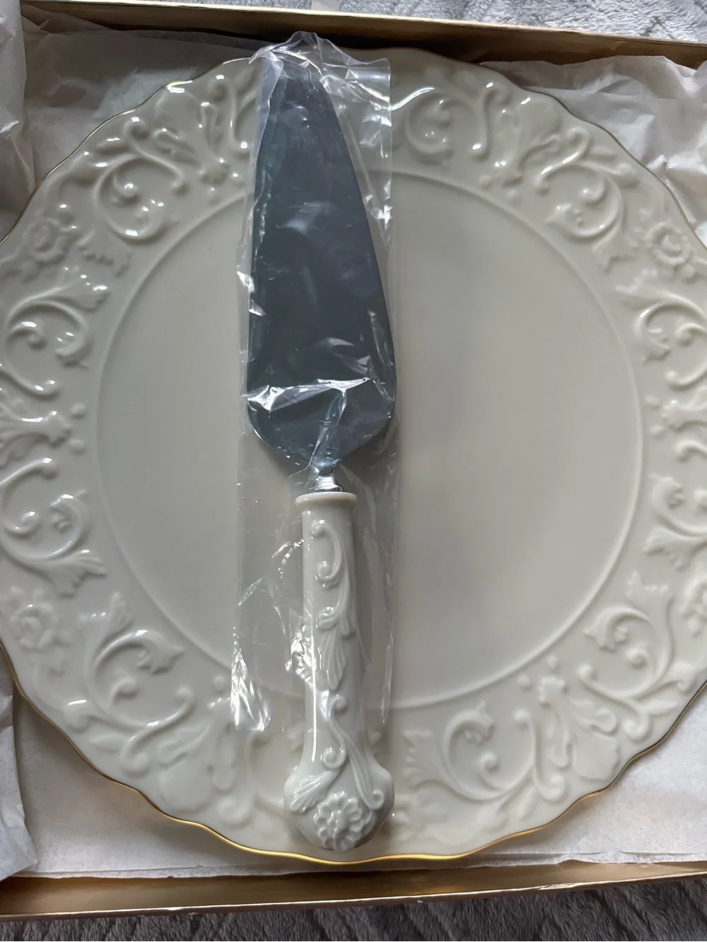 New vintage Lenox Georgian Collection porcelain china cake plate and cake server